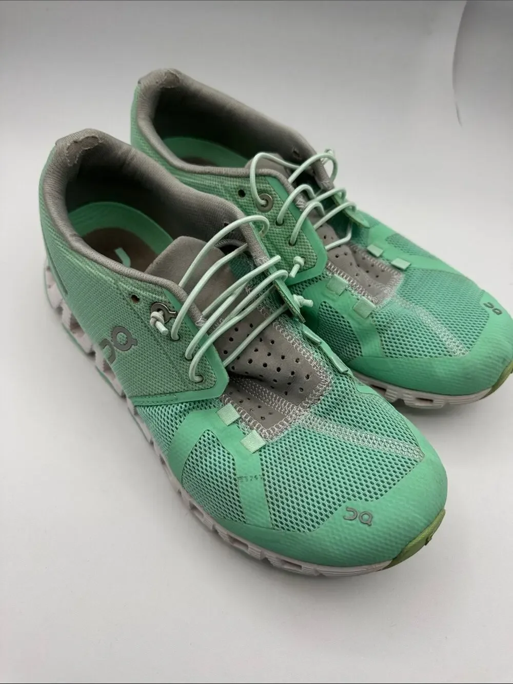 On Running Shoes - Women’s 8